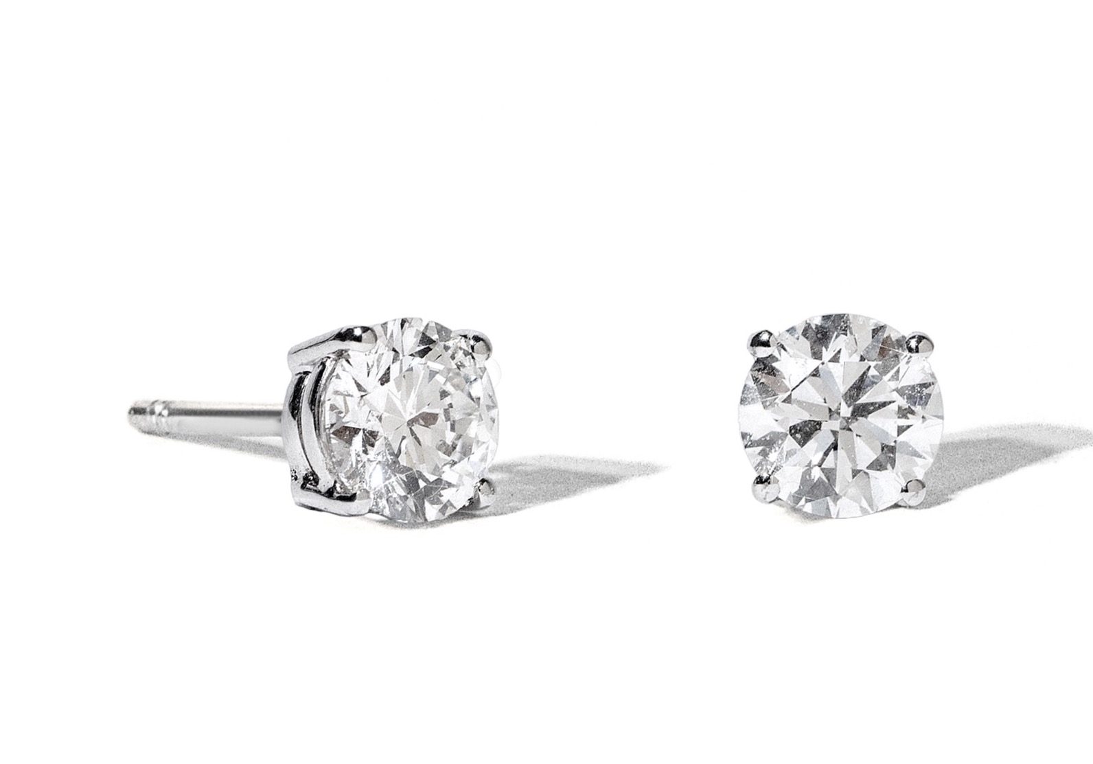 Brinco Solitário Redondo em Diamante Lab - 2,00ct (total) Niliz Diamantes