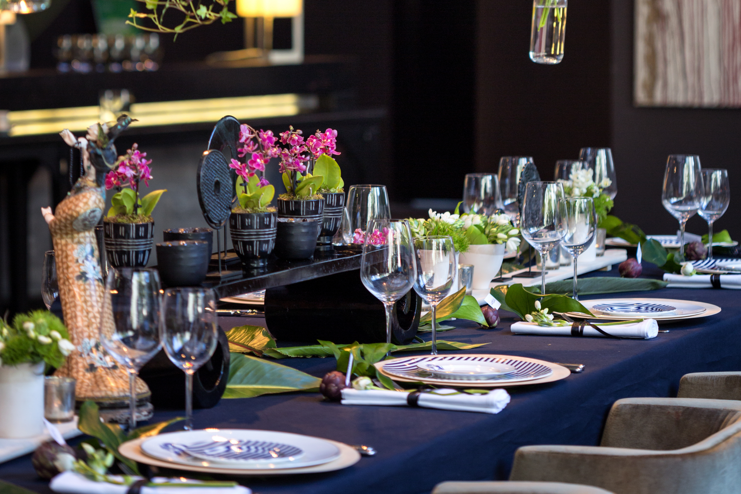Charger plate for table setup