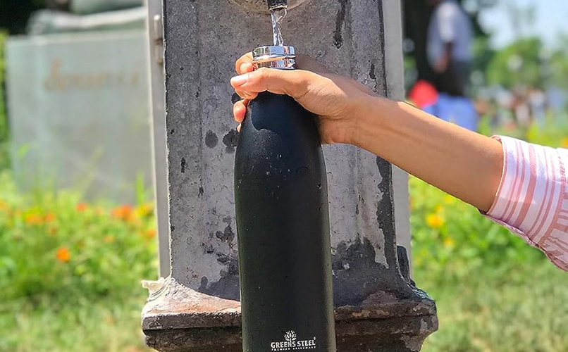 black stainless steel water bottle