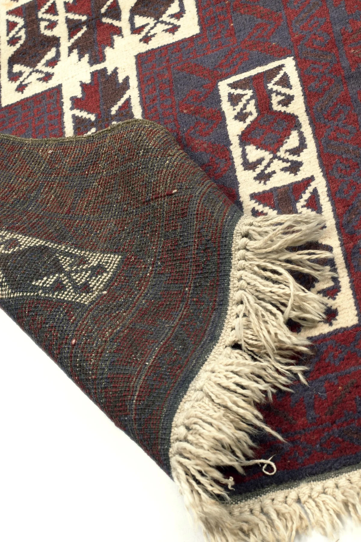 Alfombra de seda y lana destacando brillo y textura