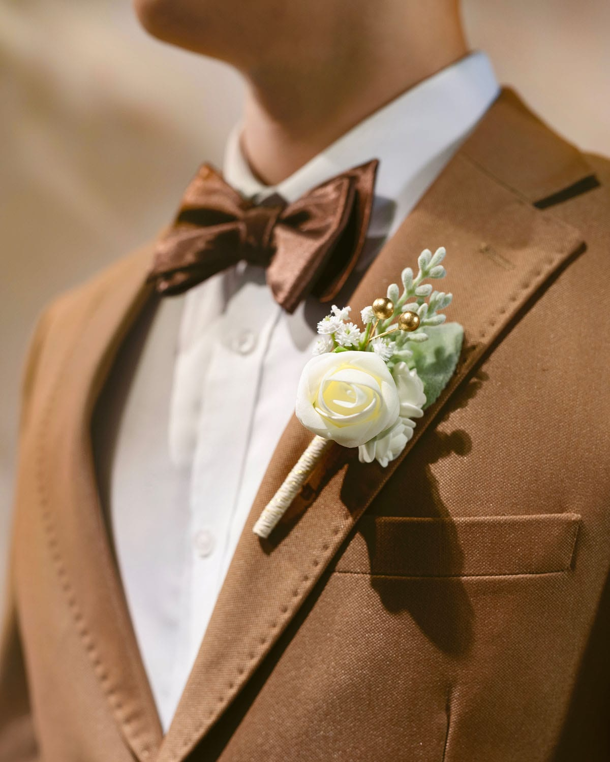 Boutonnieres in Dusty Rose & Cream