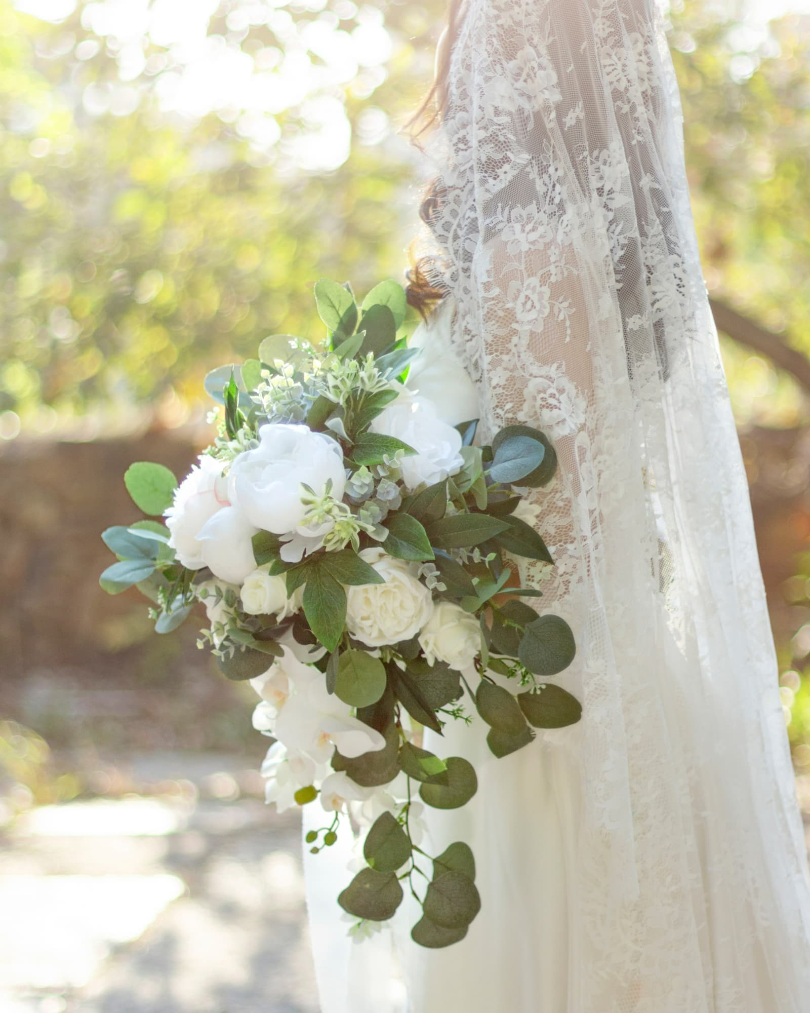 Bridal Bouquet in Natural Whites