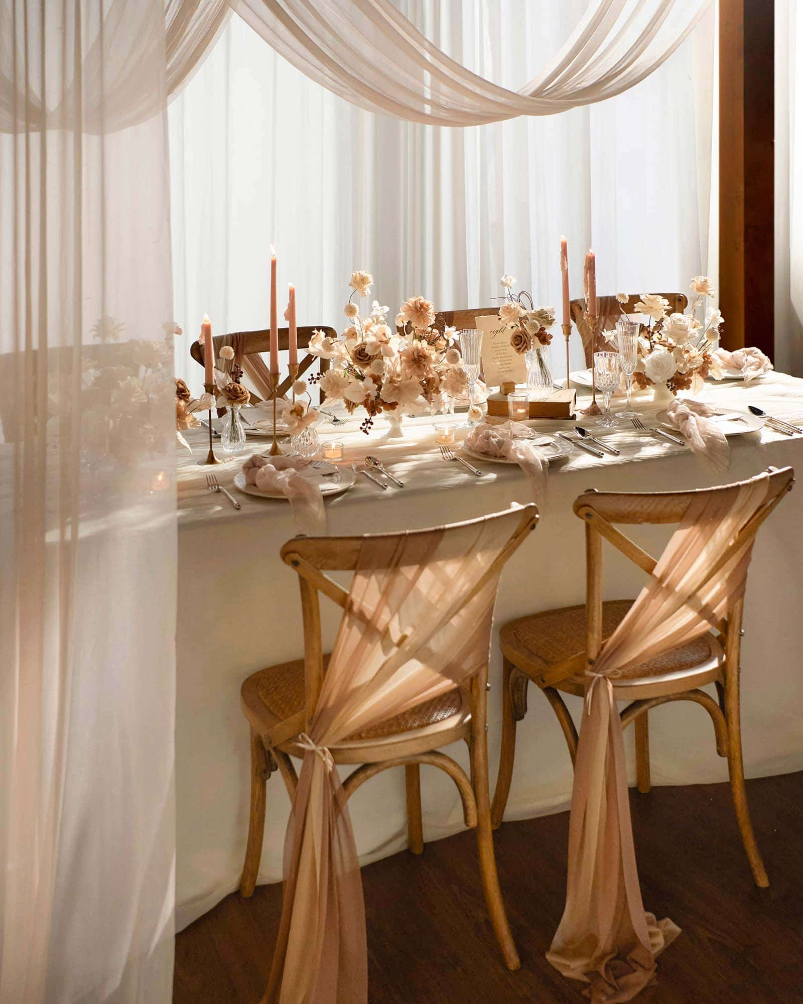 Aisle & Chair Decor Set in Almond & Golden Glove