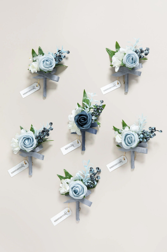 Boutonnieres in Romantic Dusty Blue