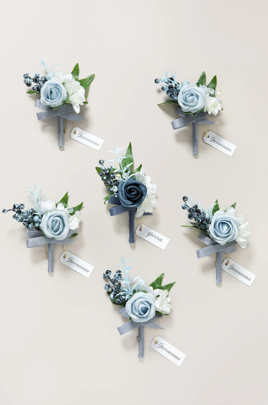 Boutonnieres in Romantic Dusty Blue