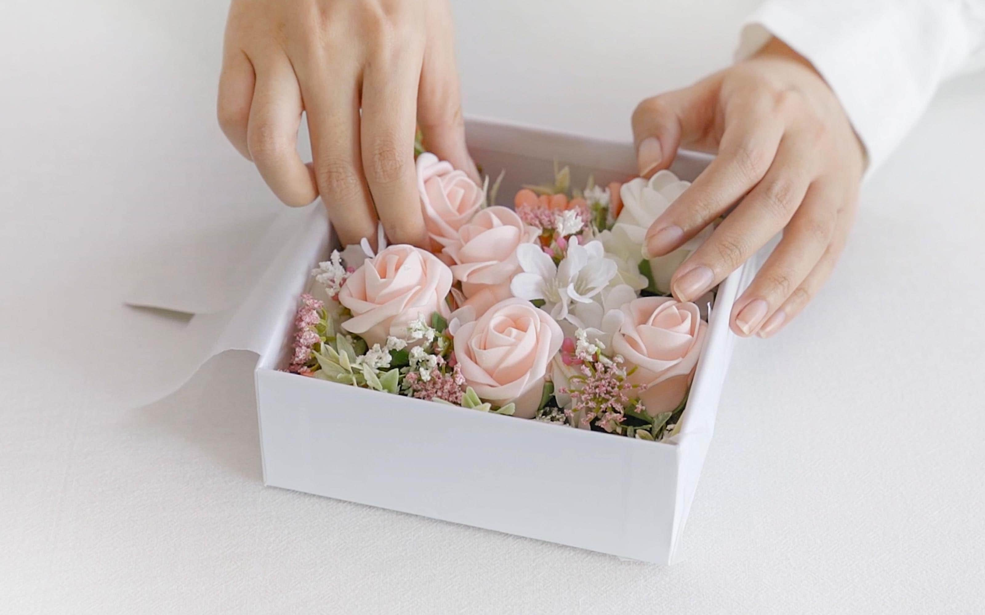 Search Results for "Boutonniere*"