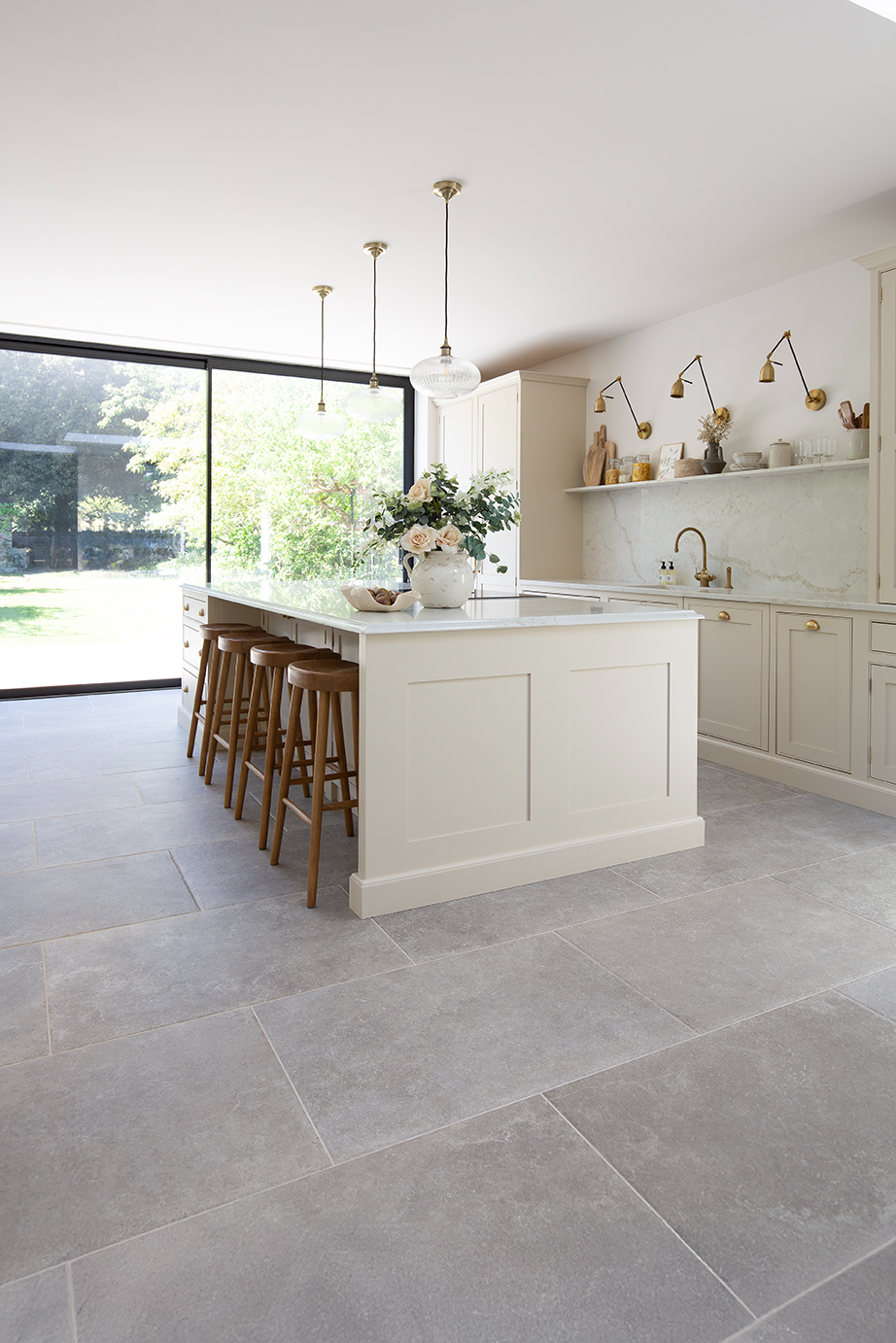 Sorrento Aged Tumbled Limestone tiles