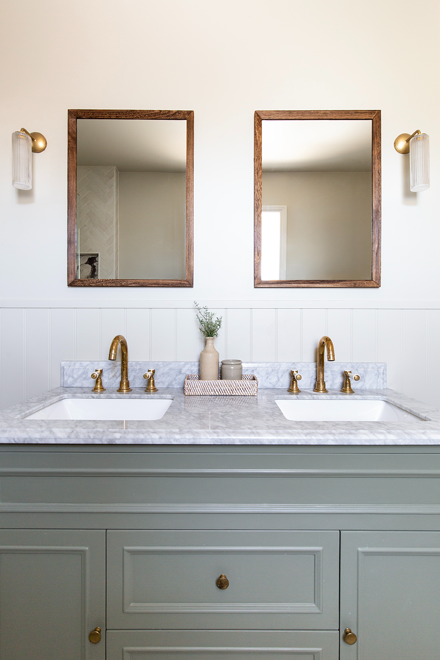 Parisian Manoir Tumbled Marble Tiles Vanity Unit