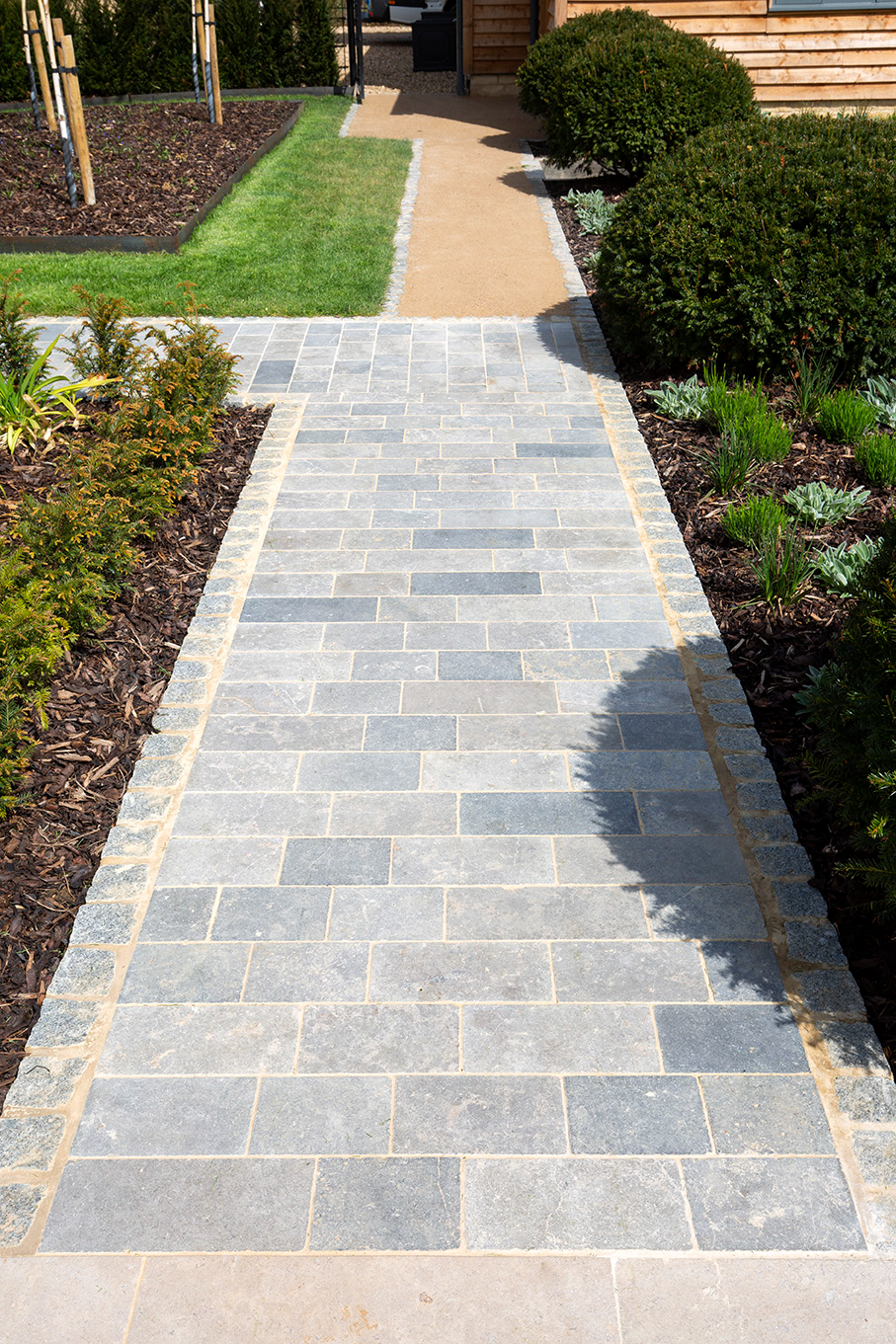 Cobblestone Patio Ideas Grey Limestone Cobbles