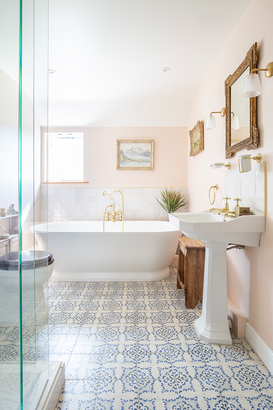 Pamplona Blanco Patterned porcelain tile