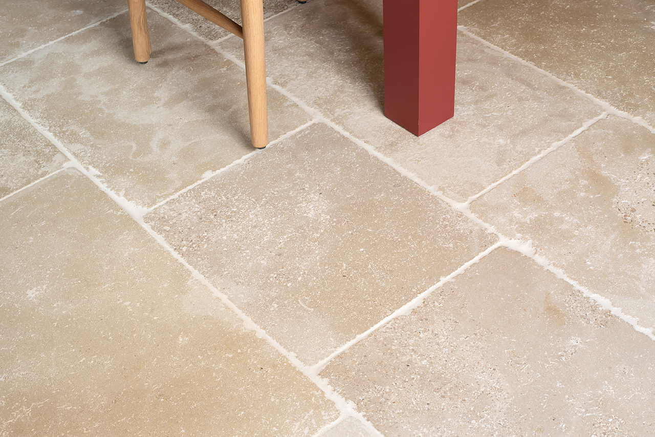 Sorrento Aged Tumbled Limestone Closeup