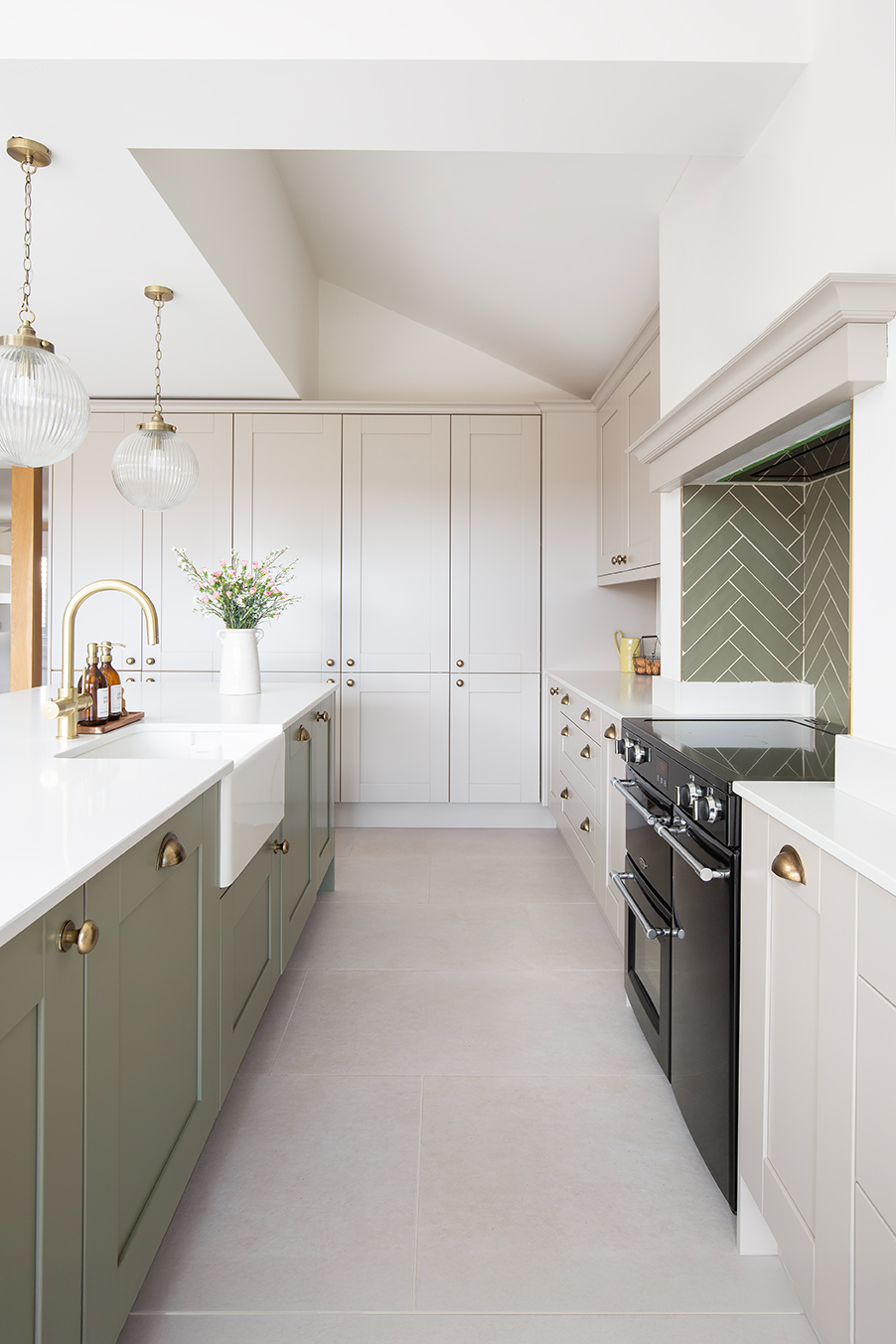 White kitchen tile ideas Tiverton White Pearl porcelain