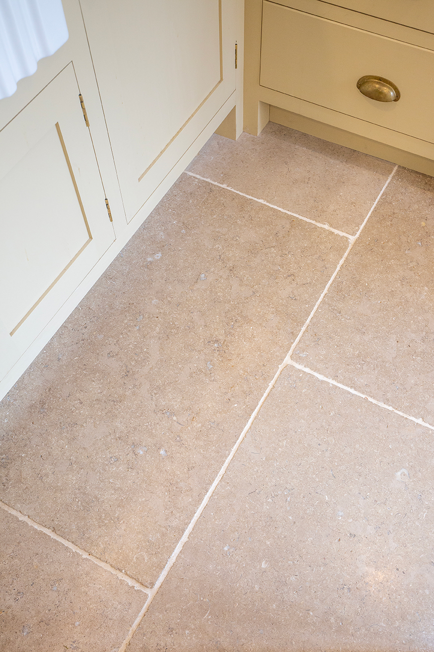 Dijon Tumbled Limestone Gee Close Up