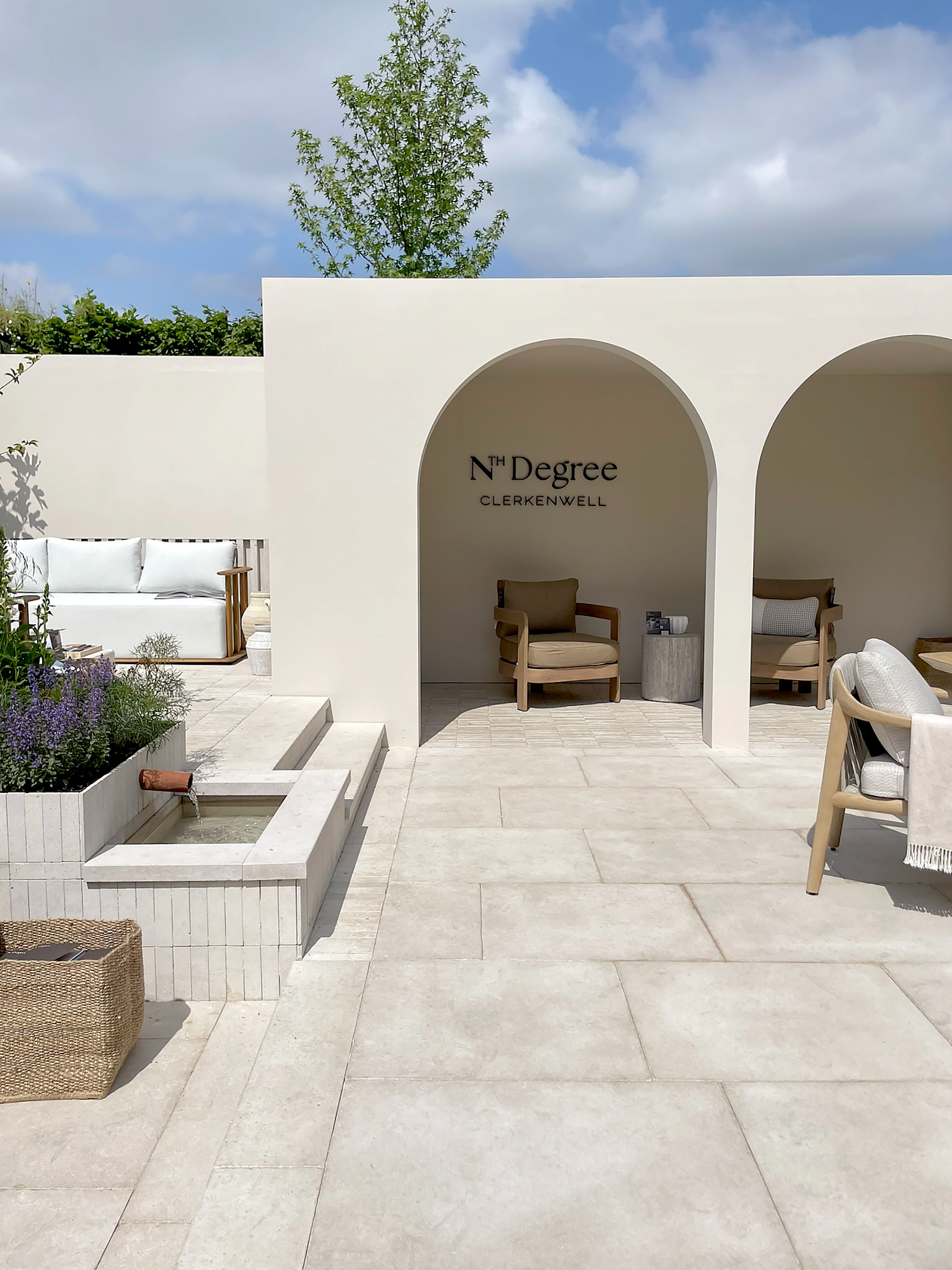 Versailles Softly Aged Limestone Paving Garden
