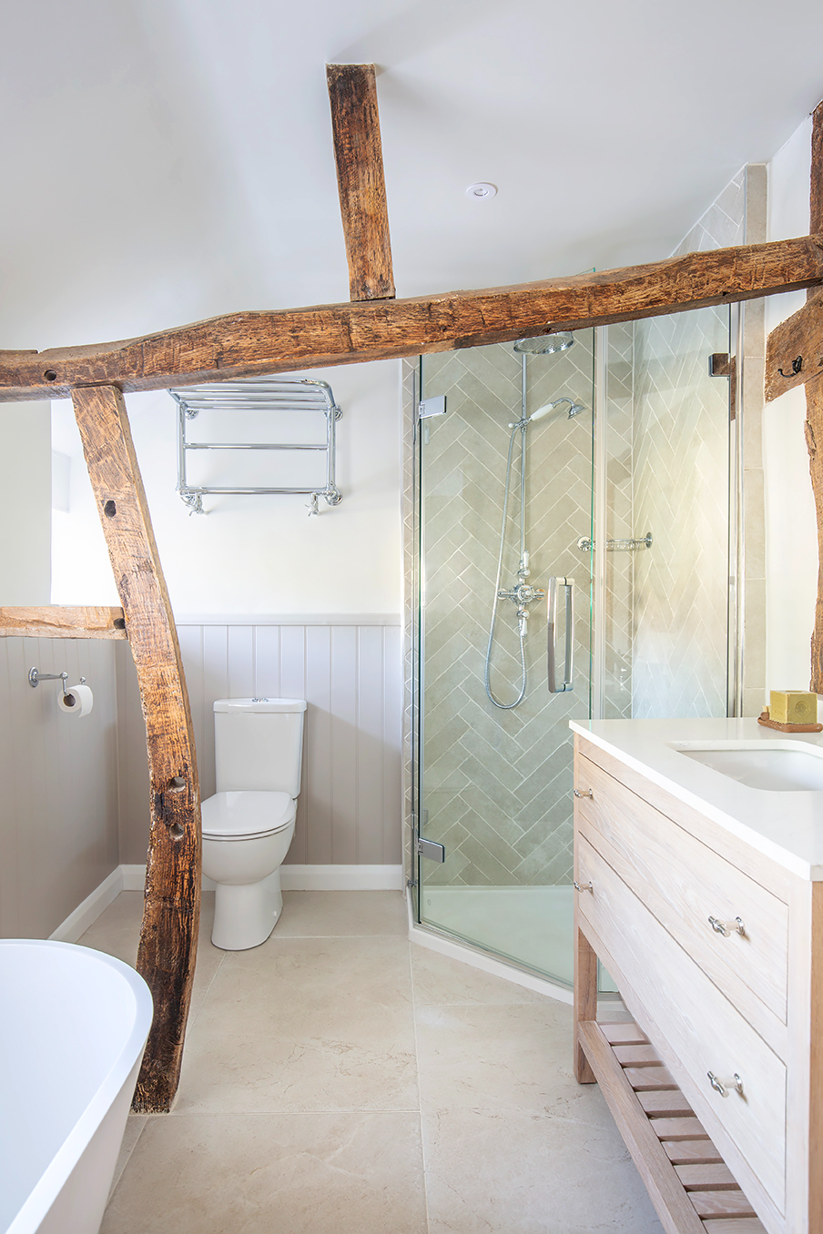 white bathroom with beams and country style