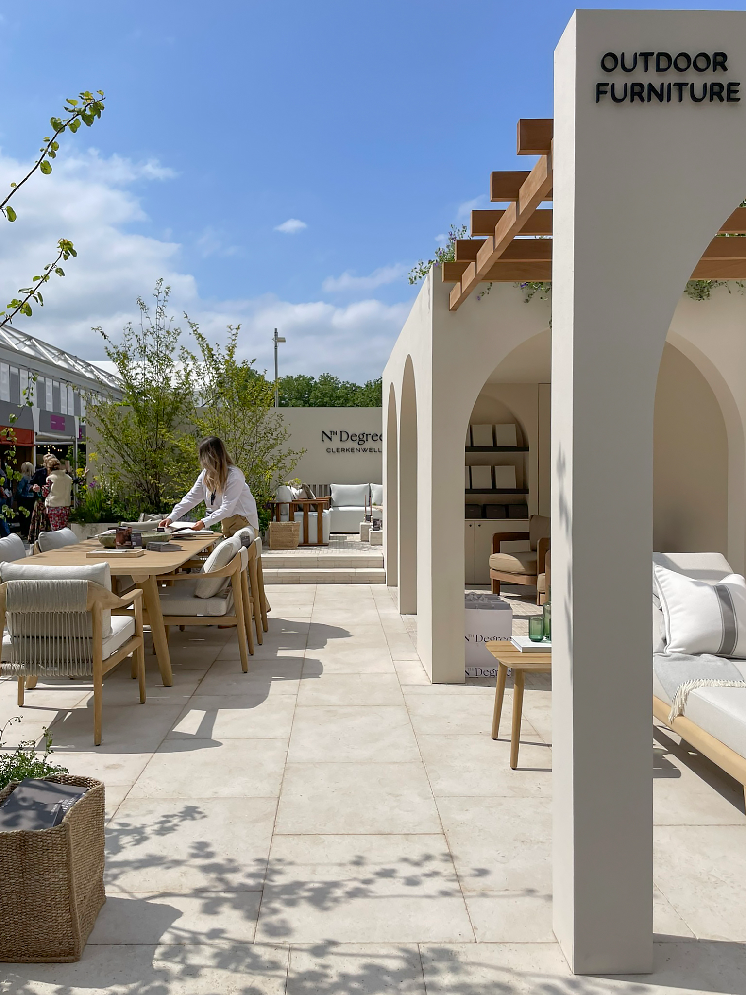 Versailles Softly Aged Limestone Outdoor Paving