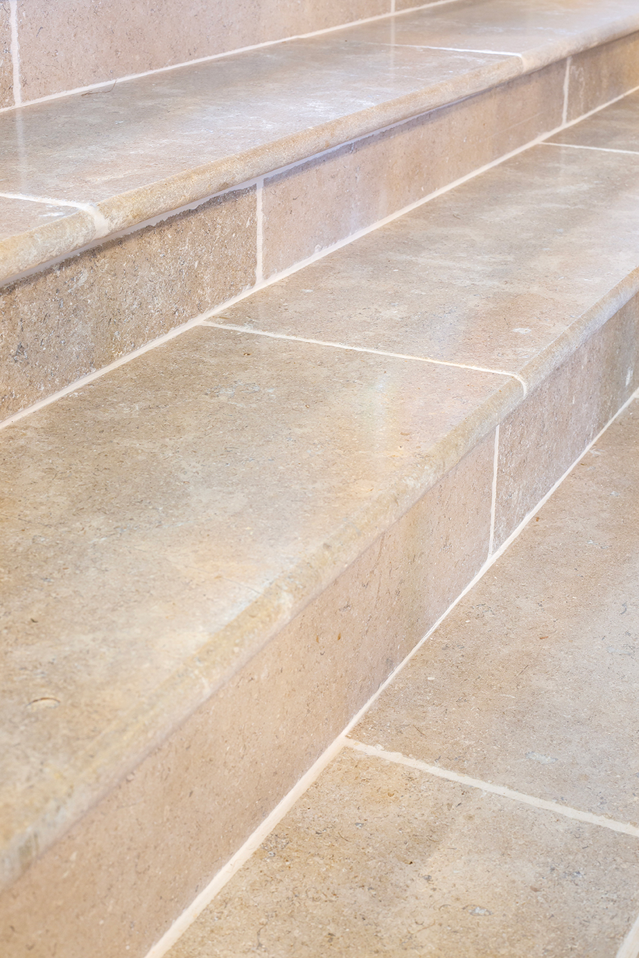 Dijon Tumbled Limestone Gee Steps