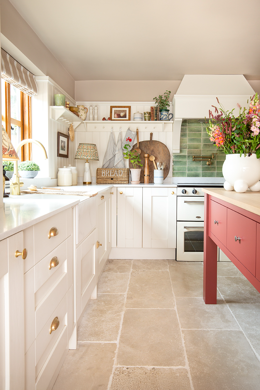 Country Kitchen Sorrento Aged Tumbled Limestone Flooring