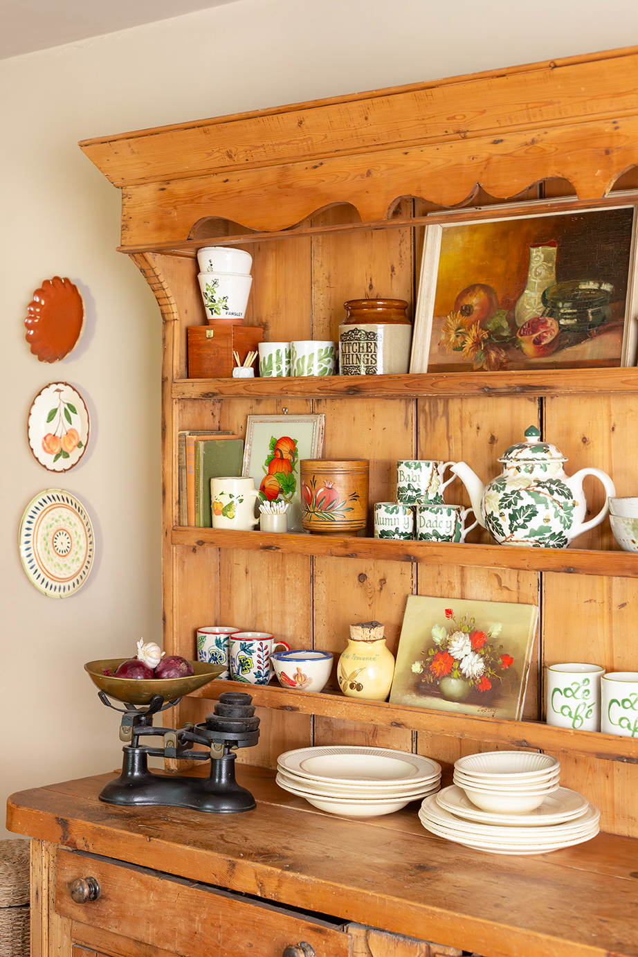 Sorrento Aged Tumbled Limestone Kitchen Closeup
