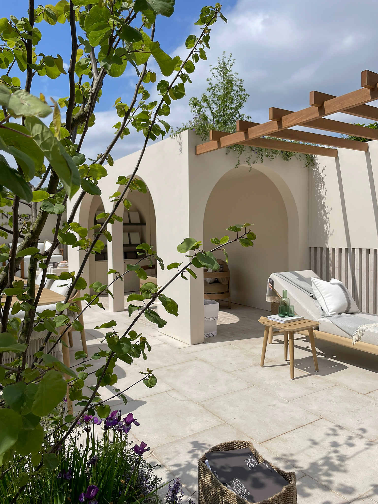 Versailles Softly Aged Limestone Outdoor Tiles