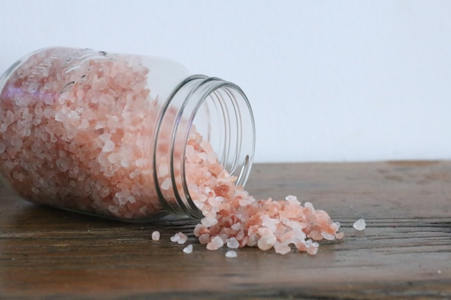 Abstract artistic representation of mineral particles flowing through the body.
